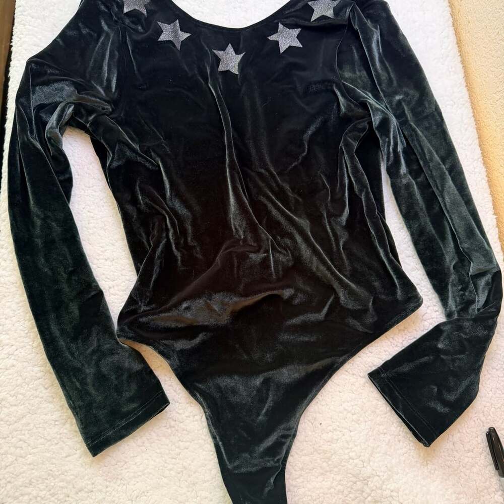 Victoria Sport Velvet Bodysuit Size L Green Star